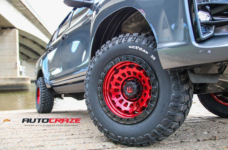 TOYOTA-HILUX-4WD-ZEPHYR-CANDY-RED-WITH-MATTE-BLACK-RING